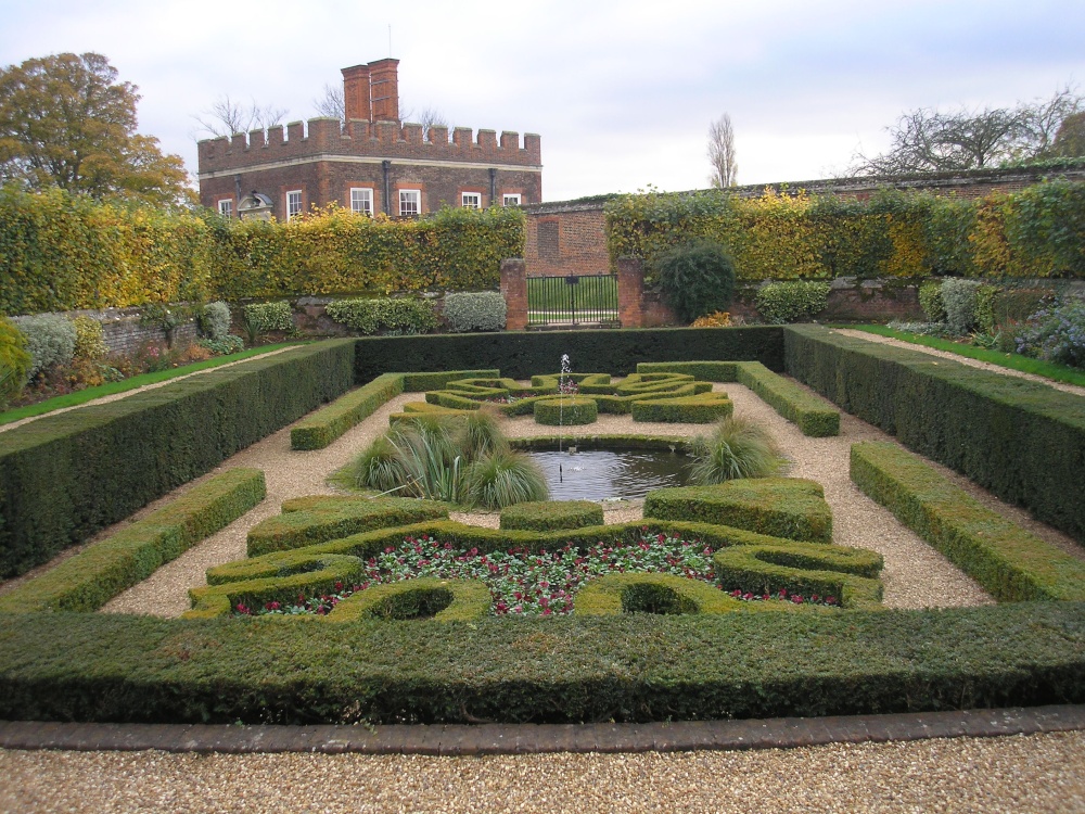 The gardens. Hampton Court Palace