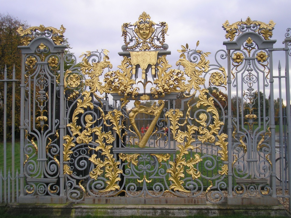 Gardens Hampton Court Palace,Queens Gate