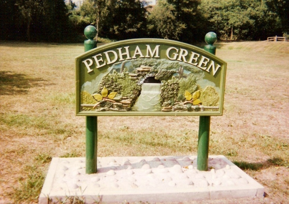 Pedham Green, Village Sign