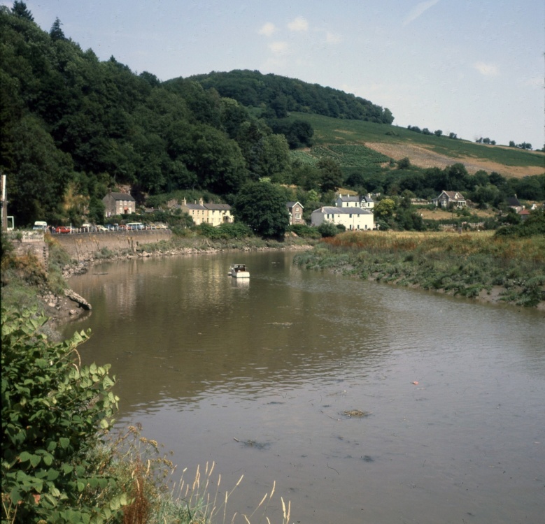 The River Wye at Tintern Parva, the view upstream