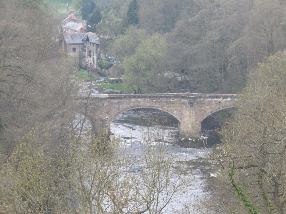 A view of the River Dee from Llangollen Canal