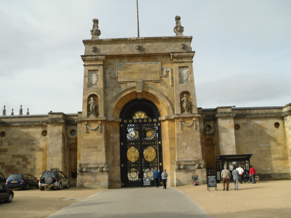 The gate to the Blenheim Palace