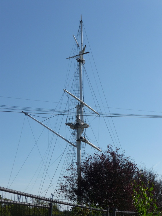 The mast at HMS Ganges.