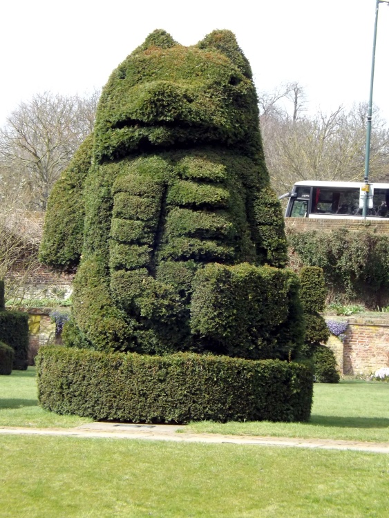 Topiary at Hall Place, Bexley