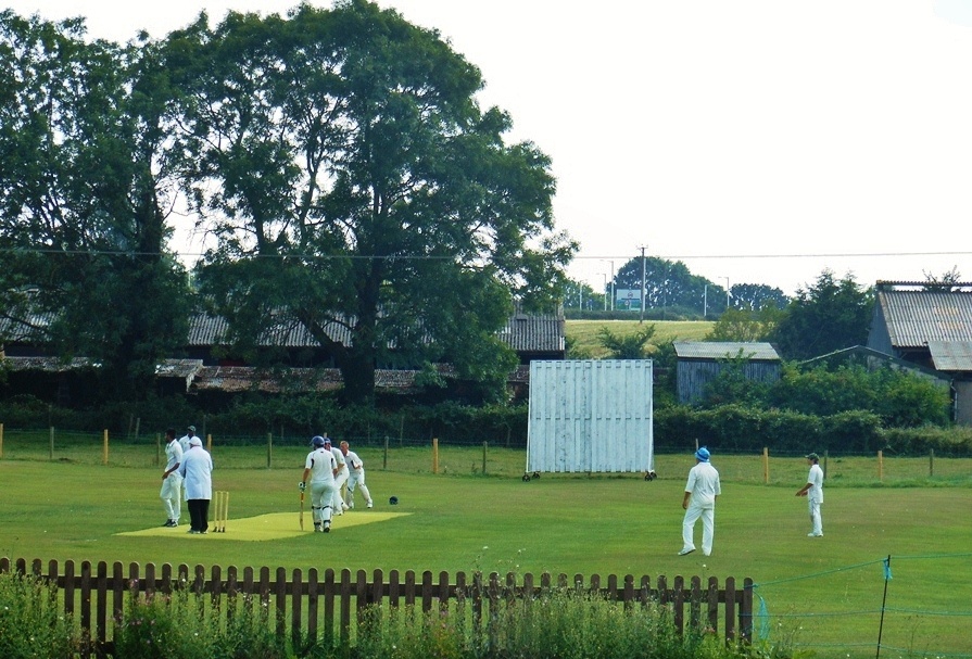 Sunday afternoon cricket, Long Lawford