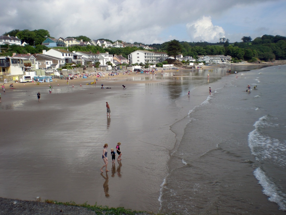 Saundersfoot beach from the harbour wall