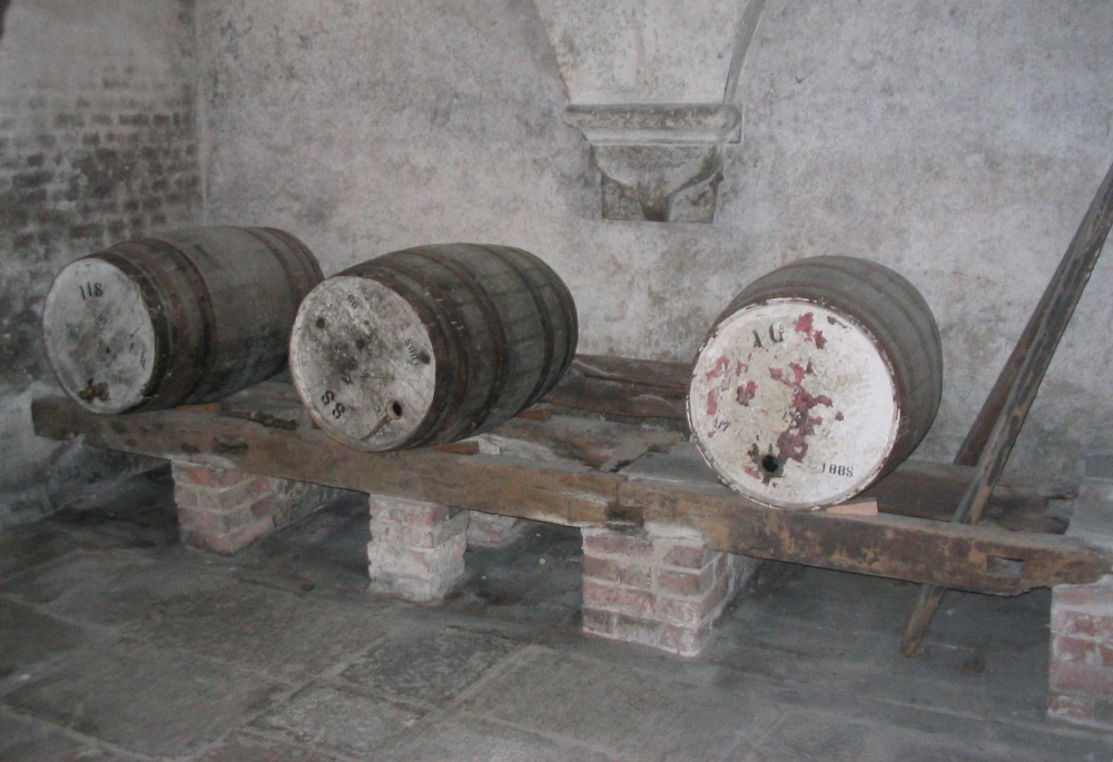 Lulworth Castle - Old Wine Barrels - June 2003