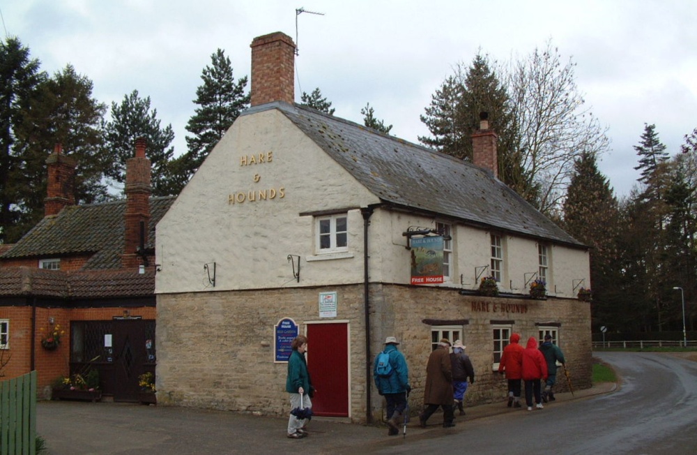 Hare and Hounds, Greatford