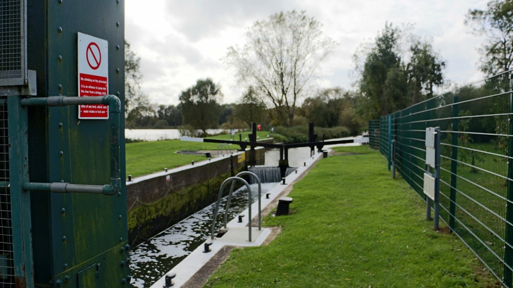 Lower Ringstead Lock