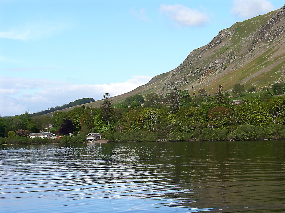 Home with a Boat Shed on the shore of Lake Ullswater