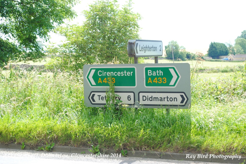 Signpost, Didmarton, Gloucestershire 214