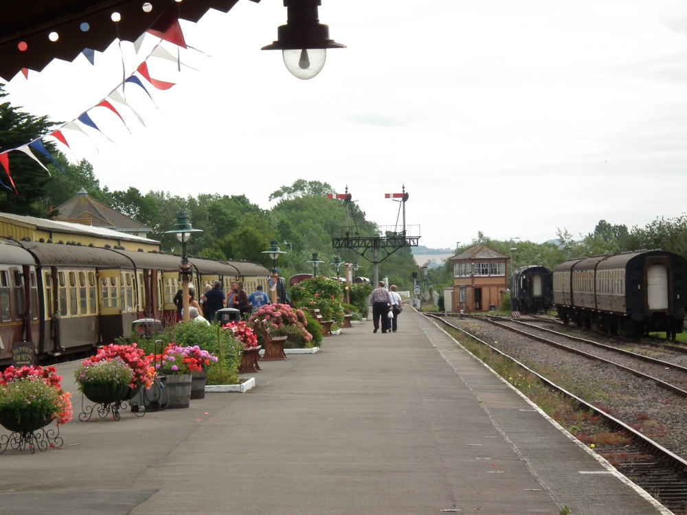 Minehead Station Platforms