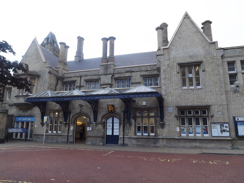 Lincoln railway station