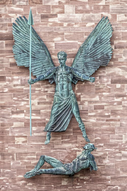 Sir Jacob Epstein: St. Michael Defeating the Devil, Coventry Cathedral