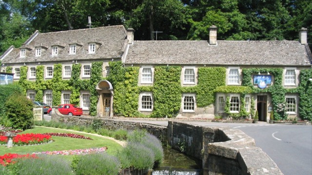 Stay in the charming Cotswolds..