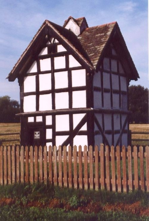 Luntley Court and Dovecote, Herefordshire