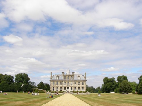 Kingston Lacey, main lawn obalisk path.