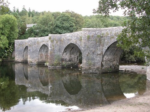 Staverton Bridge. The village of Staverton, Devon.