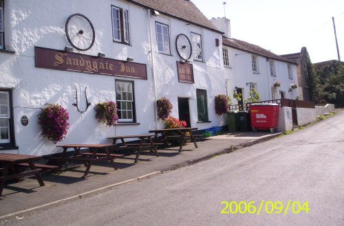 Lower Sandygate cottages and pub, Kingsteignton, Devon. Thought to be over 400 years old.