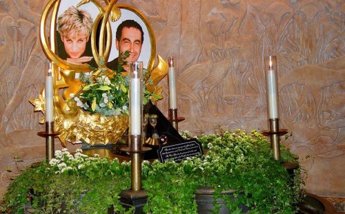 Princess Di, Memorial in Harrods Department Store.