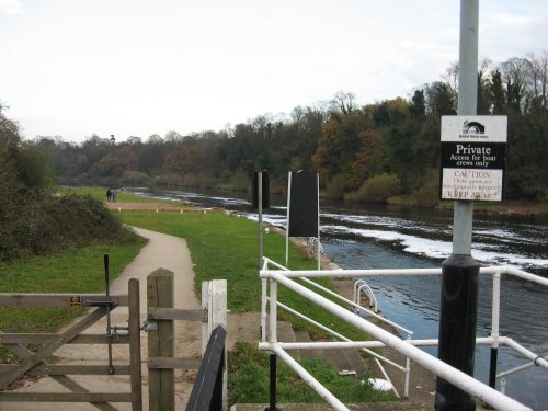 Gunthorpe Lock and Weir, Nottinghamshire