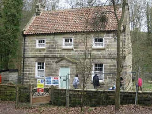 Midge Hall, Falling Foss