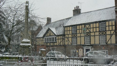 War Memorial and Fleece Inn