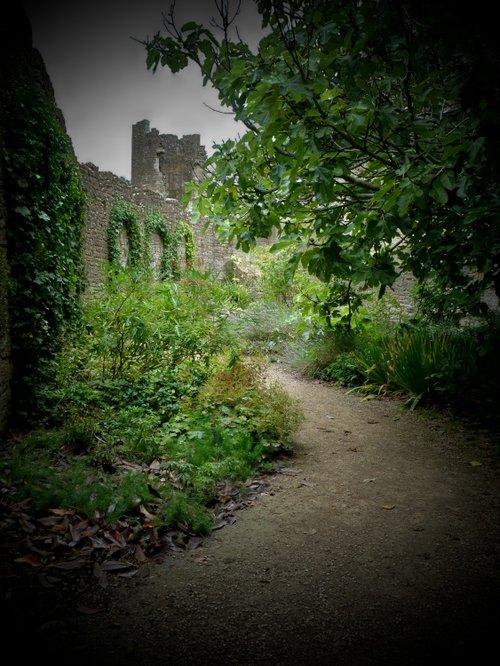 Farleigh Hungerford Castle