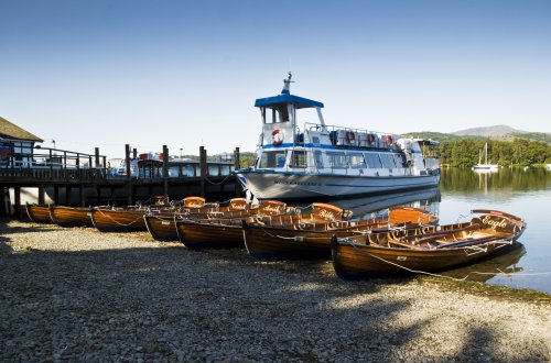 Pierhead boats waiting for business