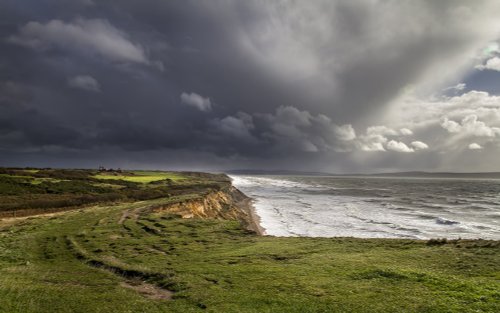 STORM APPROACHING AT BARTON ON SEA