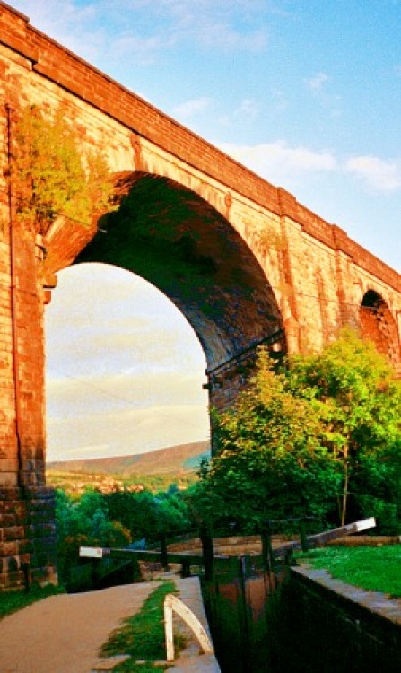 Bridge  over  the  Huddesfield  Narrow  canal  at  Uppermill