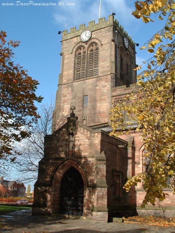 Entrance to Leigh Parish Church