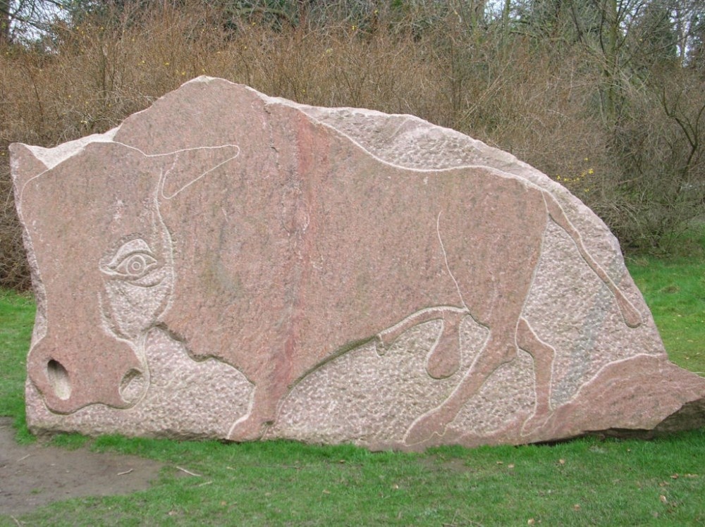 Another work of Ronald Rae, exhibited at the Yorkshire Sculpture Park.