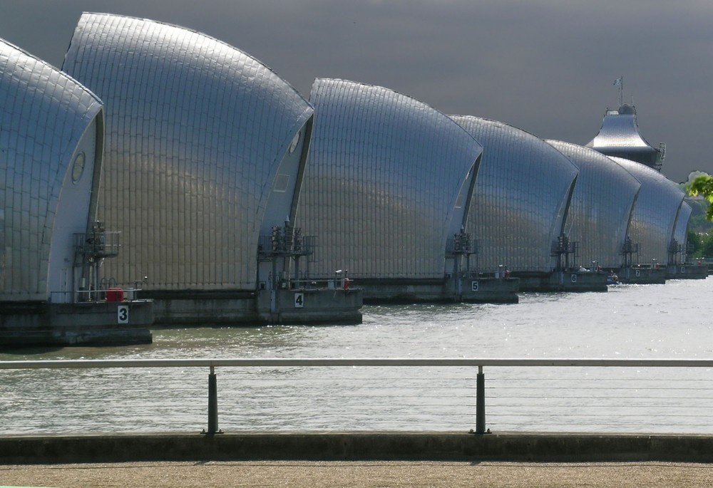 Thames Barrier, Silvertown