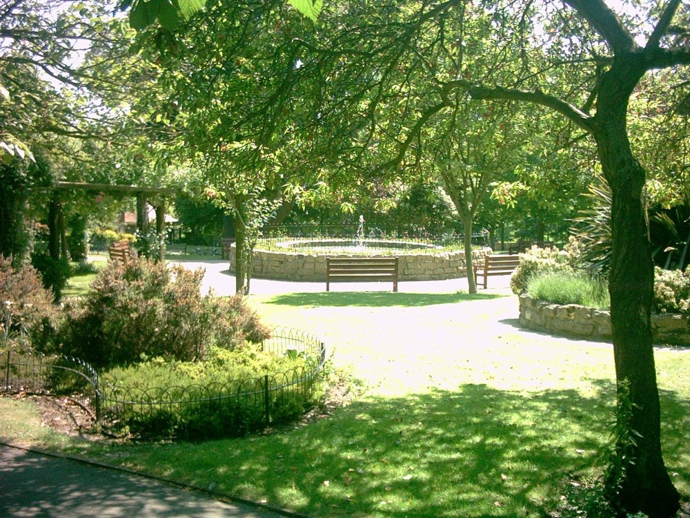 A view of Pierremont Park, Broadstairs. 08/06/05