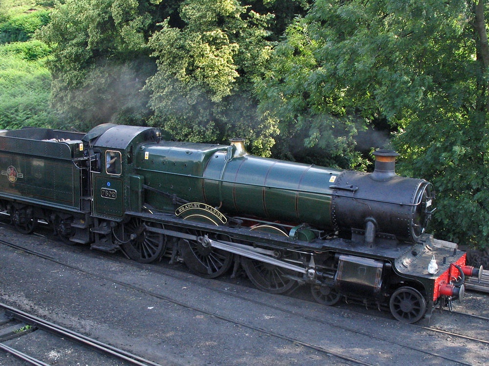 Photograph of Gorgeous steam loco approaching Bridgnorth Station, Shropshire