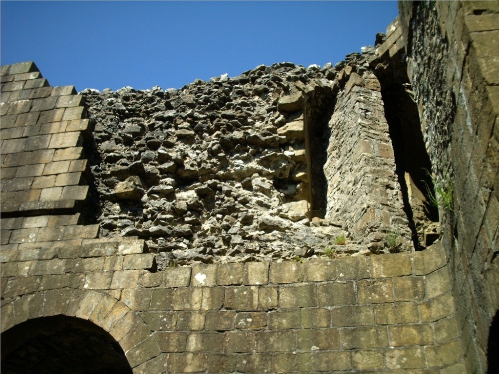 Peveril Castle, Castleton, Peak District. Taken 20-06-2005