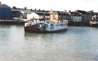 Photograph of West-East Cowes Floating Bridge