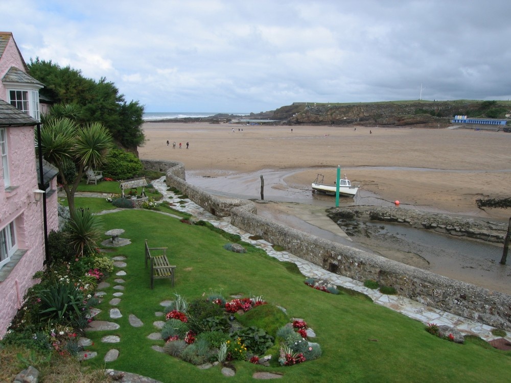 A pretty garden overlooking Summerleaze Beach, Bude