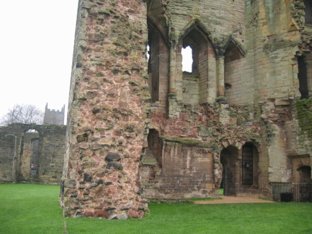 Mary Queens of Scots slept here - Ashby-de-la Zouch Castle, Derbyshire.
November 2004