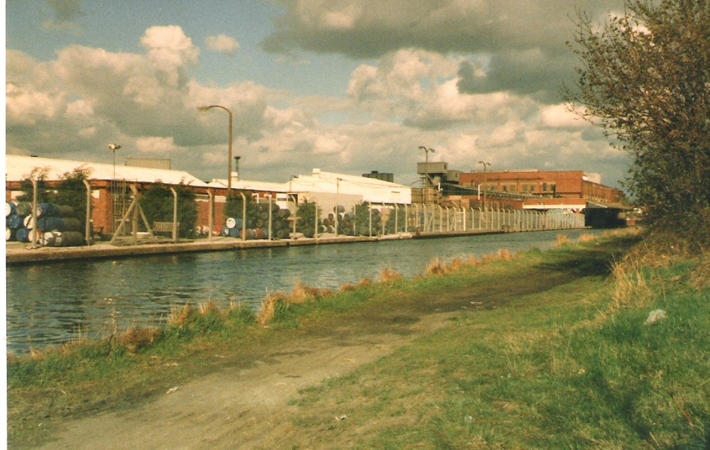 Harlesden. Grand Union Canal