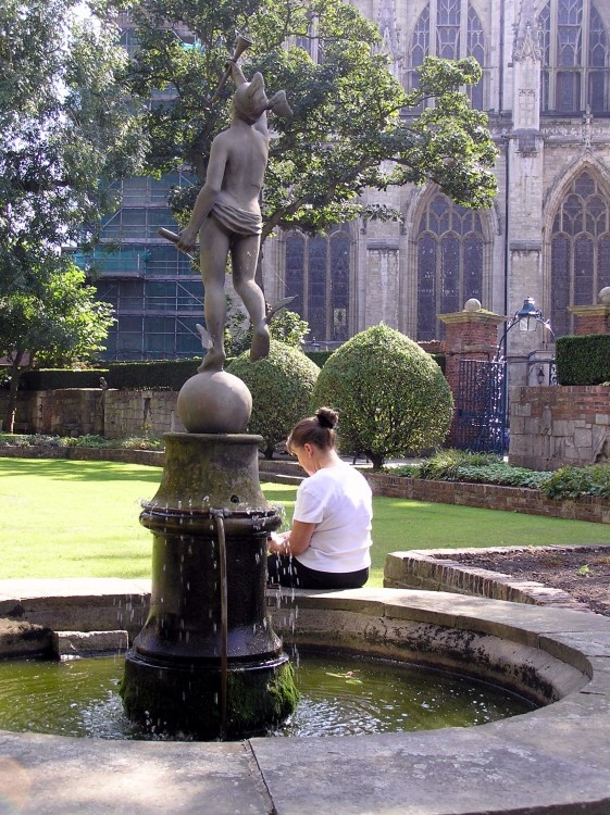 Fountain in Treasury gardens, York