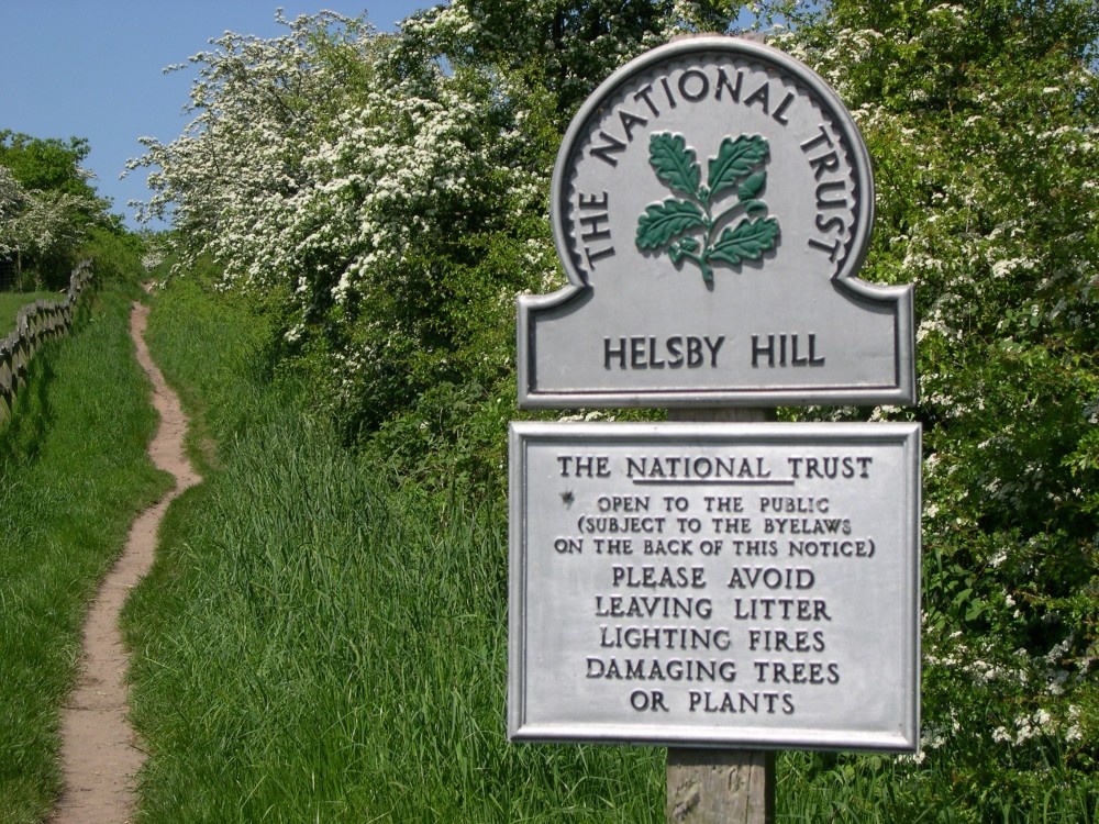 Longster trail approaching Helsby Hill