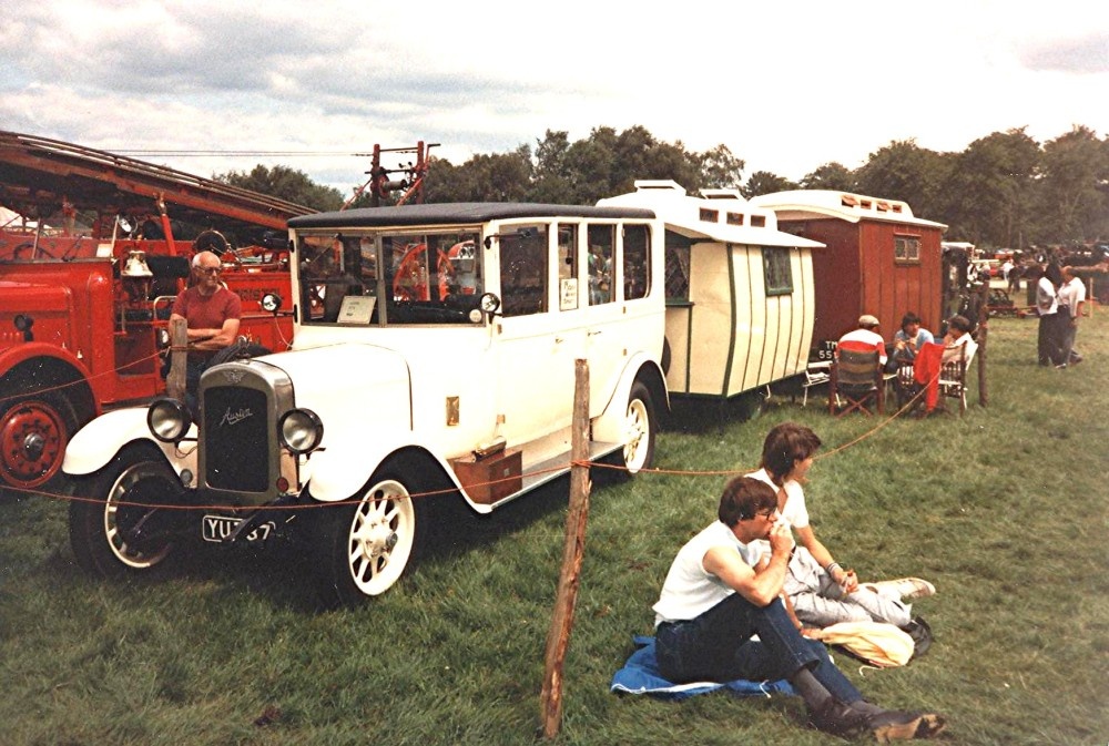 Austin car & caravan 1920s