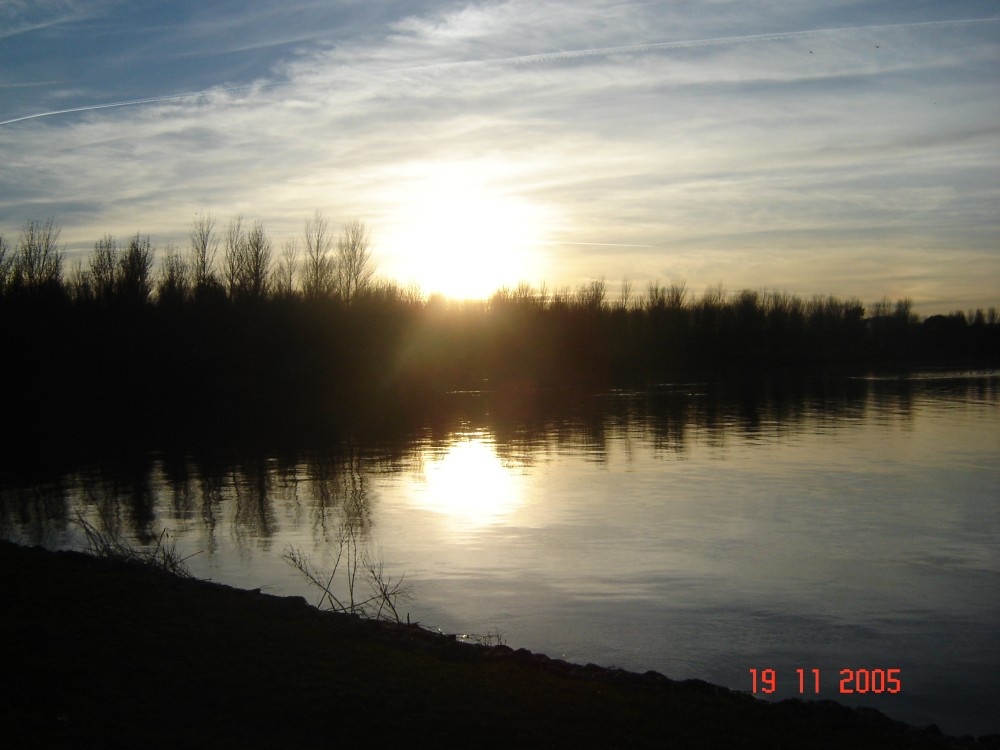 Photograph of Willen lake, Willen, Buckinghamshire