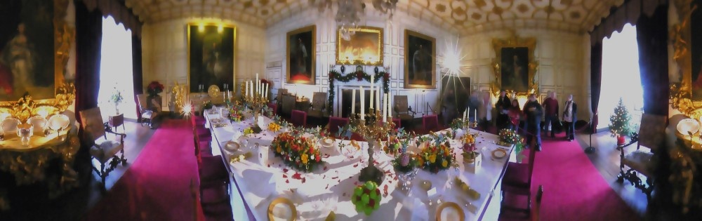 360 picture of Warwick Castles banqueting room. - Taken 04 december 2005. Click the image to enlarge