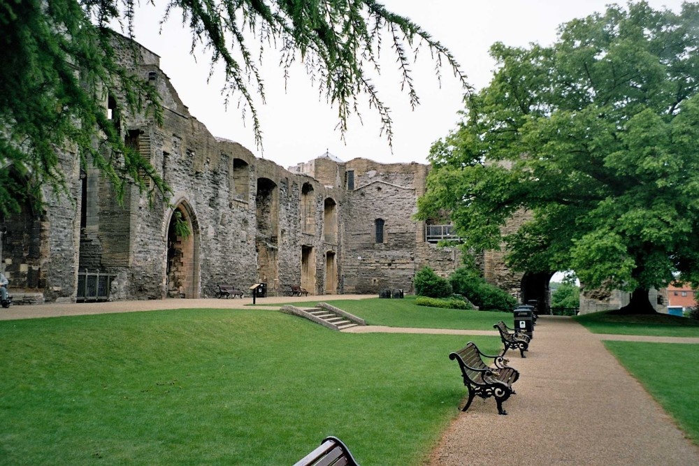 Newark Castle and Gardens in Newark-on-Trent - June 2005