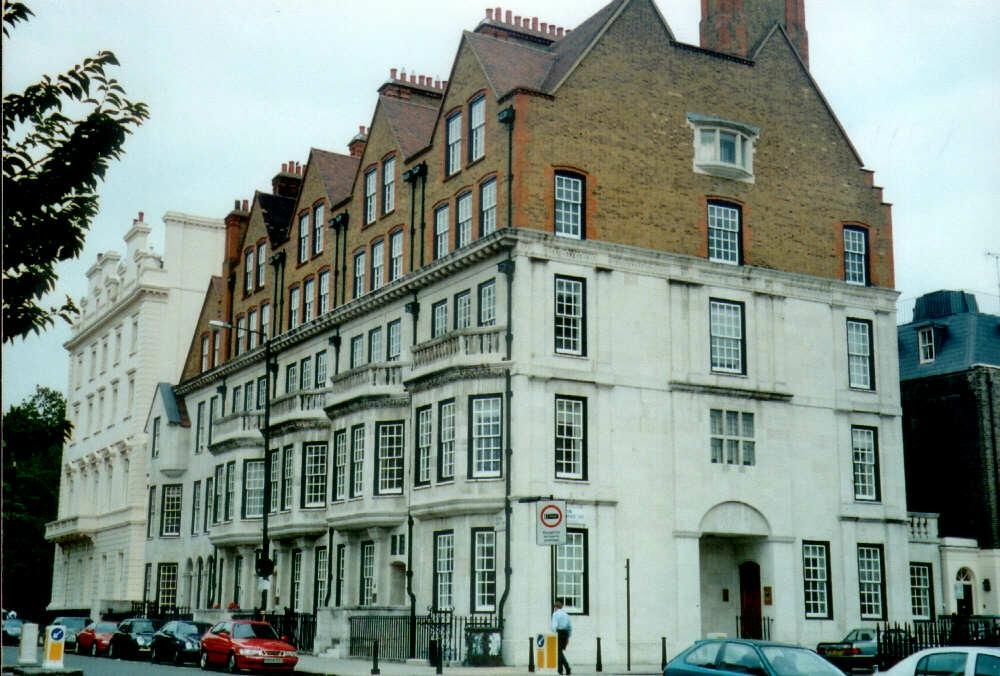 London, by Sloane Square - Sept 2002