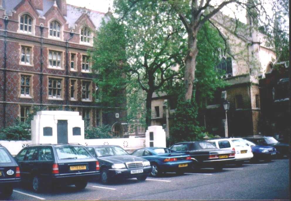 London - Lincoln`s Inn, May 1998