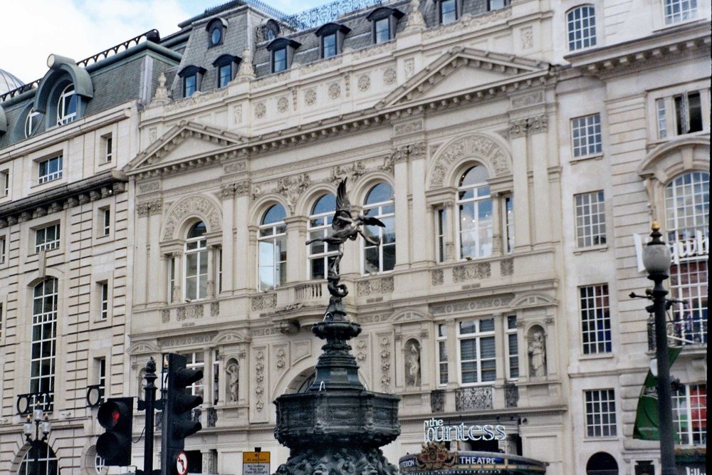 London - Piccadilly Circus, June 2005